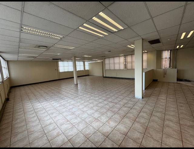 1,245M² WAREHOUSE TO LET IN WYNBERG